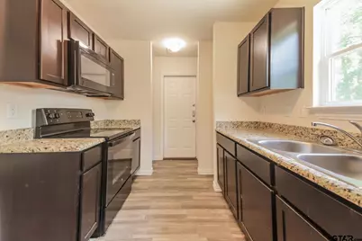 2525 N Tenneha Avenue, Tyler, TX 75702 - Photo 5