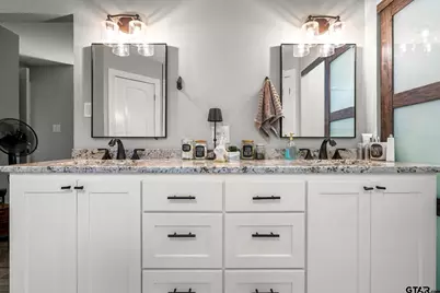 237 Saddleback Ln, Holly Lake Ranch, TX 75765 - Photo 19