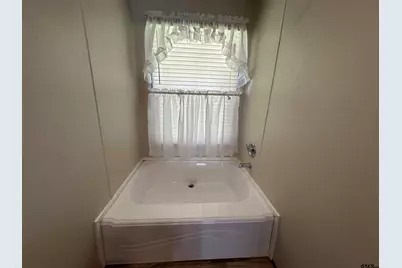 524 W San Antonio Street, Alto, TX 75925 - Photo 17