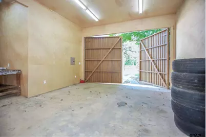 705 S Vine Ave, Tyler, TX 75701 - Photo 3
