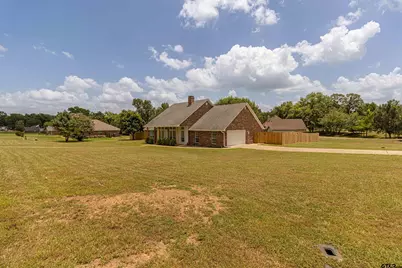 22002 Stage Coach Dr, Chandler, TX 75758 - Photo 3