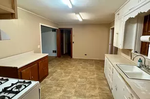 1030 W Kuykendall, Grand Saline, TX 75140 - Photo 9