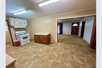 1030 W Kuykendall, Grand Saline, TX 75140 - Photo 5