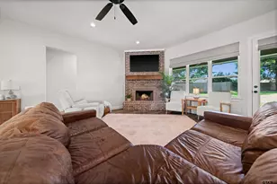 401 Deer Point Cv, Chandler, TX 75758 - Photo 5