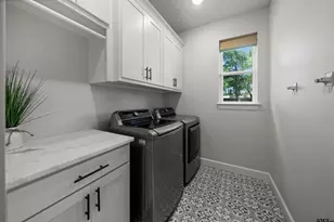 401 Deer Point Cv, Chandler, TX 75758 - Photo 9