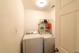 1107 East 8th, Mount Pleasant, TX 75455 - Photo 13