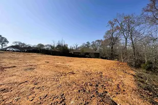 110 Elmwood Ct, Palestine, TX 75801 - Photo 9