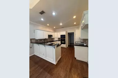3204 Pebblebrook Cir, Tyler, TX 75707 - Photo 3