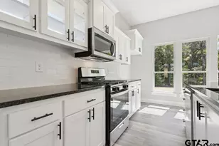 16330 Crossing Cir, Lindale, TX 75771 - Photo 13