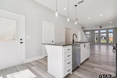 16330 Crossing Circle, Lindale, TX 75771 - Photo 15