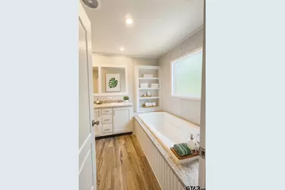 310 Randall Avenue, Jefferson, TX 75657 - Photo 17