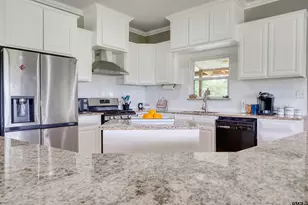 5652 An County Rd 2202, Palestine, TX 75803 - Photo 7