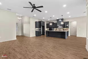 190 Brooks Dr, Gladewater, TX 75647 - Photo 7