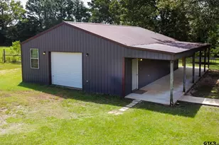 864 Pyeatt Dr, Gladewater, TX 75647 - Photo 9