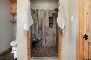 864 Pyeatt Dr, Gladewater, TX 75647 - Photo 37