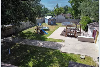 502 W Hubbard St, Lindale, TX 75771 - Photo 35