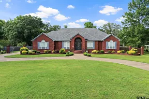 903 Deer Trail Ln, Mt Pleasant, TX 75455 - Photo 3