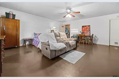 221 N Dayton St, Tyler, TX 75702 - Photo 33