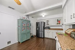 221 N Dayton St, Tyler, TX 75702 - Photo 15