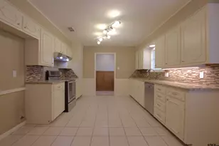 7415 Hollyoak Dr, Tyler, TX 75703 - Photo 27