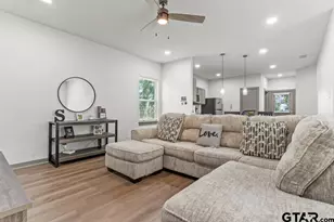 1919 W Jackson St, Tyler, TX 75701 - Photo 9