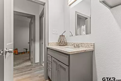 1919 W Jackson St, Tyler, TX 75701 - Photo 25