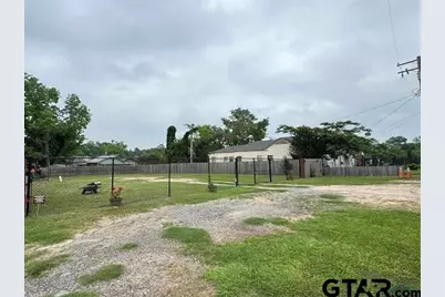 212 Rogers, Henderson, TX 75654 - Photo 3