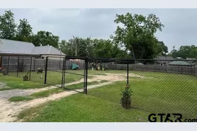 212 Rogers, Henderson, TX 75654 - Photo 1