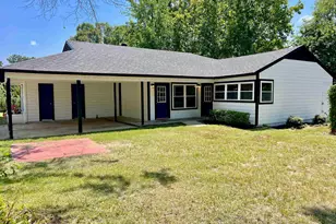 611 Hickory, Hughes Springs, TX 75656 - Photo 3