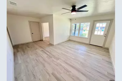 611 Hickory, Hughes Springs, TX 75656 - Photo 11