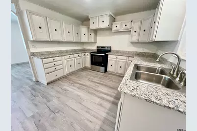 611 Hickory, Hughes Springs, TX 75656 - Photo 15