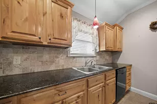 601 Penny Ln, Lindale, TX 75771 - Photo 9