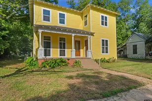 917 N Jackson St, Palestine, TX 75801 - Photo 1