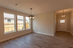 16230 Crossing Cir, Lindale, TX 75771 - Photo 5