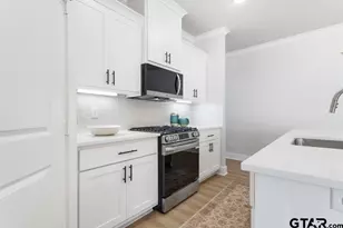 9256 Villas Ct, Tyler, TX 75703 - Photo 9