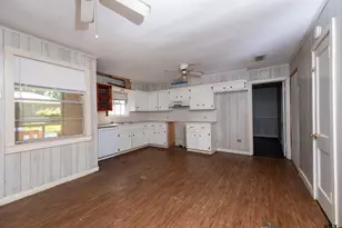 409 W Point Tap Rd, Palestine, TX 75803 - Photo 11