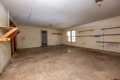 409 W Point Tap Rd, Palestine, TX 75803 - Photo 21