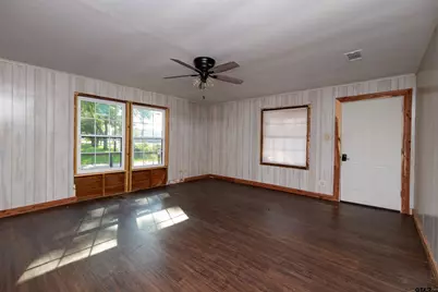 409 W Point Tap Rd, Palestine, TX 75803 - Photo 7