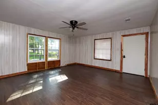 409 W Point Tap Rd, Palestine, TX 75803 - Photo 7