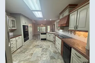 1052 Greenbriar Trl, Holly Lake Ranch, TX 75765 - Photo 17