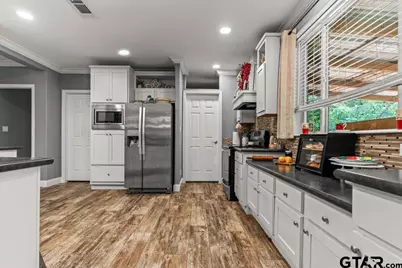 3012 Elysian Fields Avenue, Marshall, TX 75672 - Photo 11