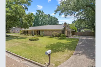 909 Elizabeth St, Gilmer, TX 75644 - Photo 3