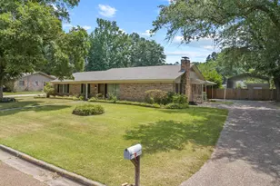 909 Elizabeth St, Gilmer, TX 75644 - Photo 3