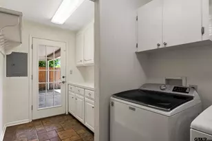 909 Elizabeth St, Gilmer, TX 75644 - Photo 15