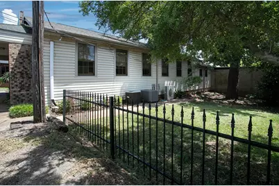 212 W 9th St, Tyler, TX 75701 - Photo 13