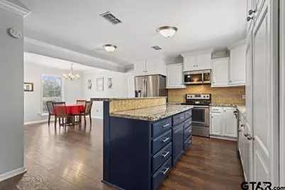 3235 Curtis Drive, Tyler, TX 75701 - Photo 11