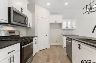 16414 Crossing Cir, Lindale, TX 75771 - Photo 11