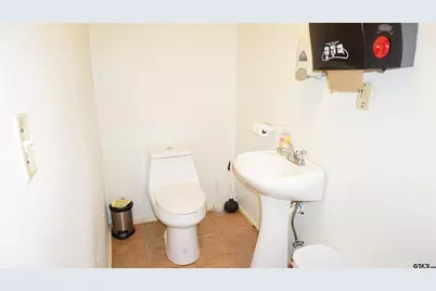 530 N Border Avenue, Tyler, TX 75702 - Photo 17