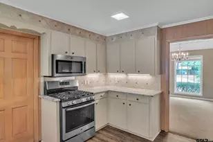 700 Emily Dr, Longview, TX 75601 - Photo 15