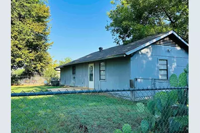 318 Kaufman, Mt Vernon, TX 75457 - Photo 7